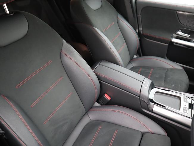 MERCEDES-BENZ GLA Photo 12