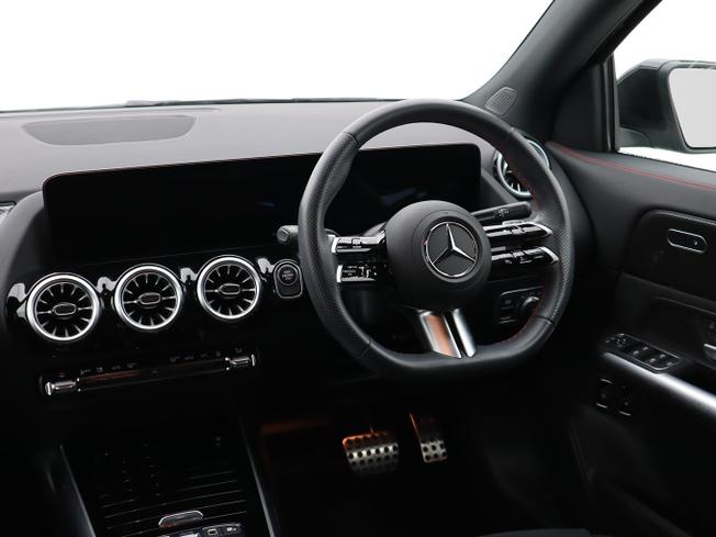 MERCEDES-BENZ GLA Photo 20