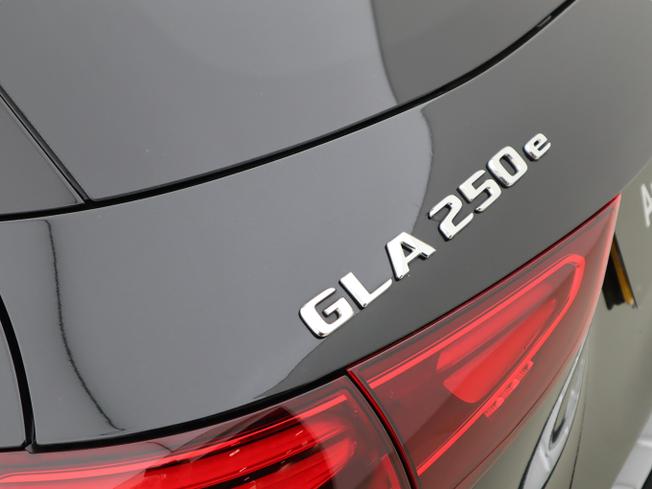 MERCEDES-BENZ GLA Photo 21