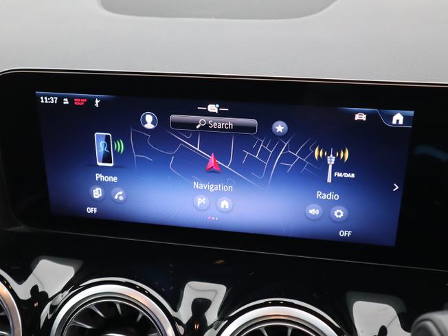MERCEDES-BENZ GLA Photo 24