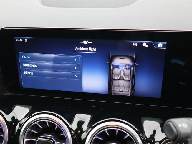 MERCEDES-BENZ GLA Photo 28
