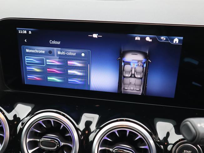 MERCEDES-BENZ GLA Photo 29