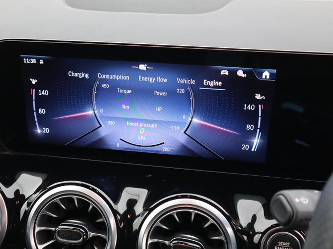 MERCEDES-BENZ GLA Photo 31