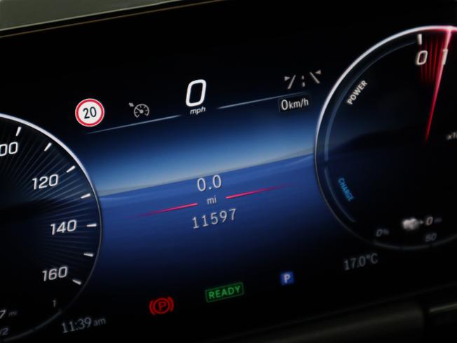 MERCEDES-BENZ GLA Photo 35