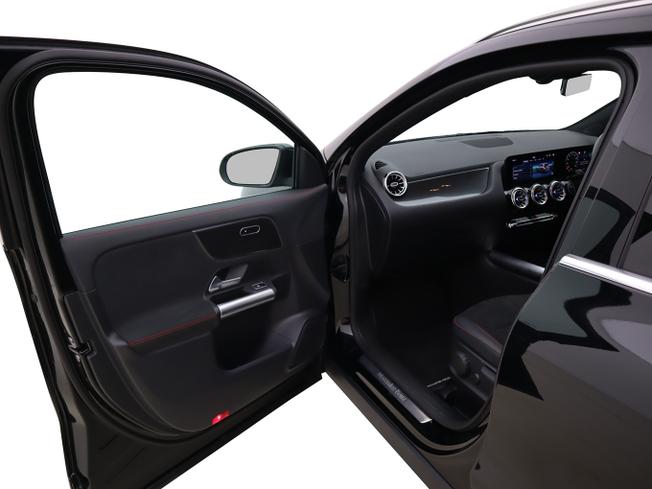 MERCEDES-BENZ GLA Photo 39