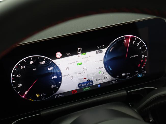 MERCEDES-BENZ GLA Photo 4