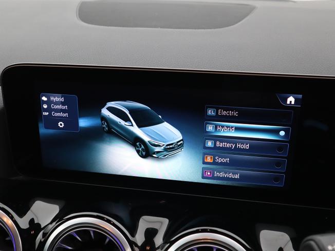 MERCEDES-BENZ GLA Photo 5