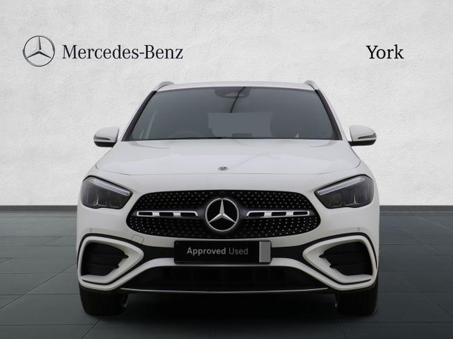 Mercedes-Benz GLA Photo 10