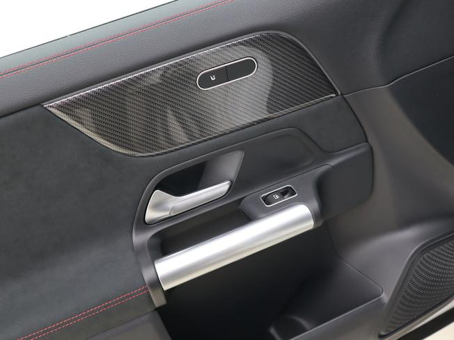 Mercedes-Benz GLA Photo 19