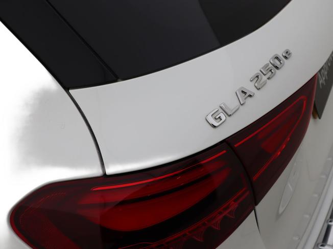 Mercedes-Benz GLA Photo 21