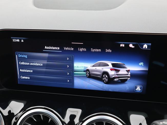 Mercedes-Benz GLA Photo 28