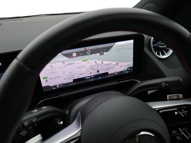 Mercedes-Benz GLA Photo 32