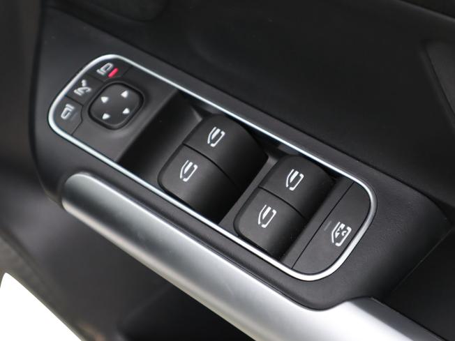 Mercedes-Benz GLA Photo 34