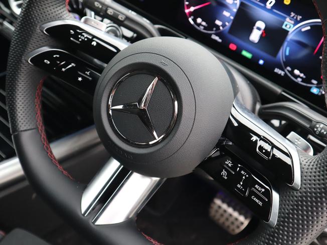 Mercedes-Benz GLA Photo 35