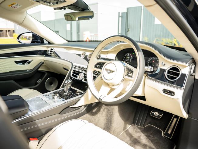 BENTLEY Flying Spur Photo 11