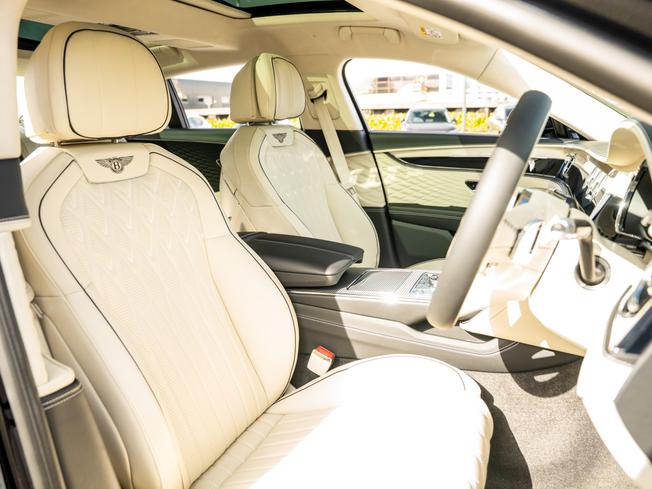 BENTLEY Flying Spur Photo 20