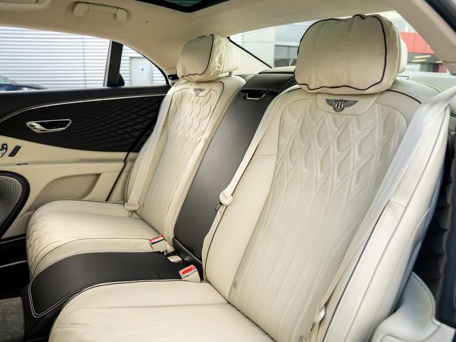 BENTLEY Flying Spur Photo 21