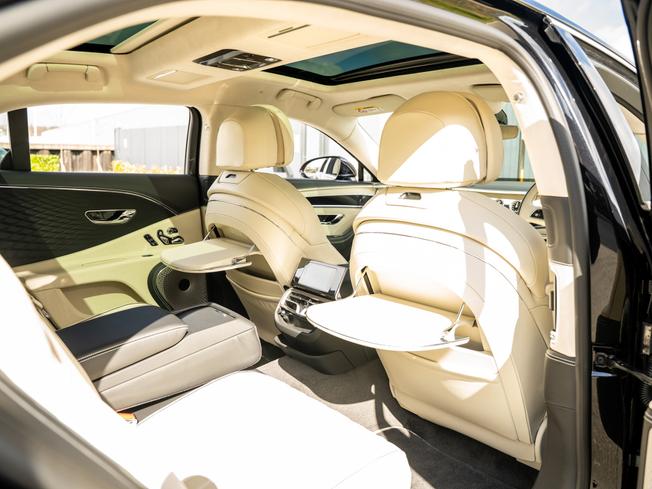 BENTLEY Flying Spur Photo 23