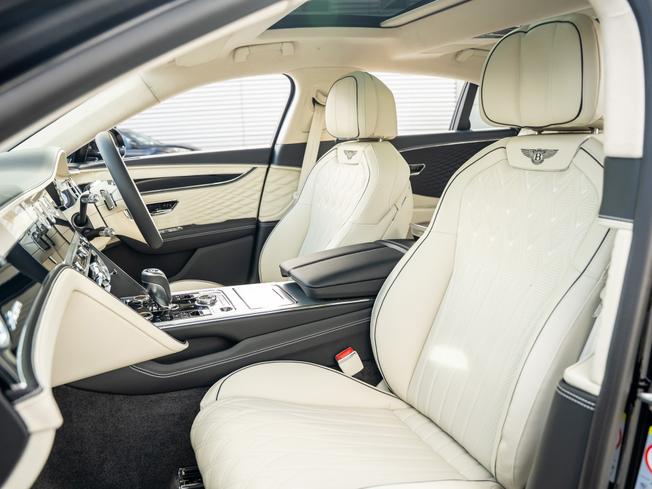 BENTLEY Flying Spur Photo 24