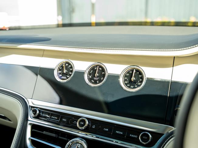 BENTLEY Flying Spur Photo 25
