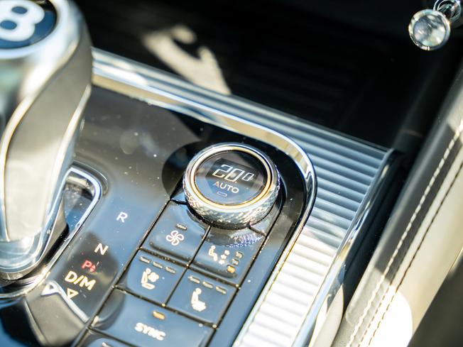 BENTLEY Flying Spur Photo 27