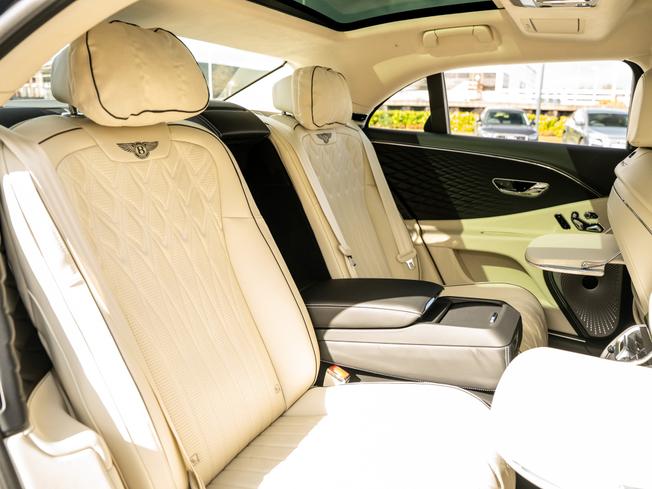 BENTLEY Flying Spur Photo 30