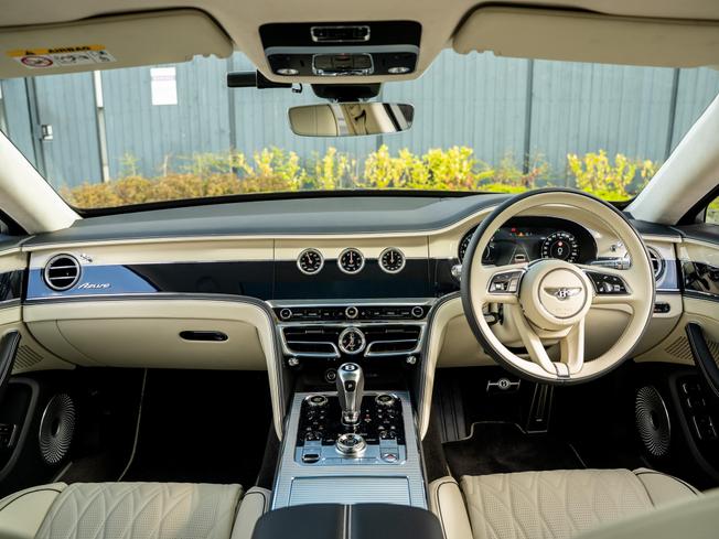 BENTLEY Flying Spur Photo 4