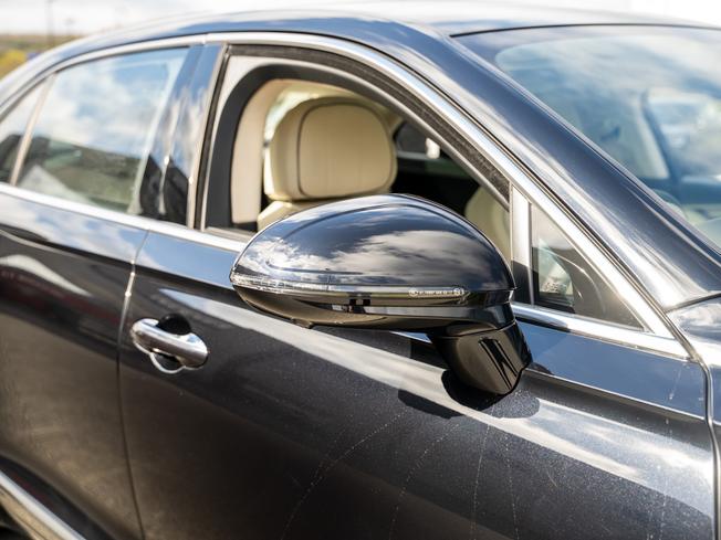 BENTLEY Flying Spur Photo 41