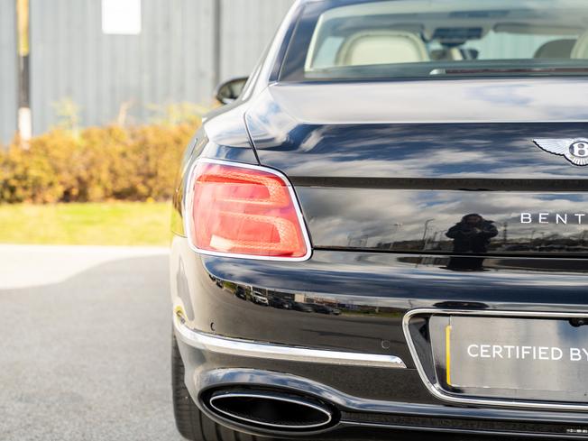 BENTLEY Flying Spur Photo 48