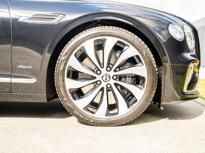 BENTLEY Flying Spur Photo 6