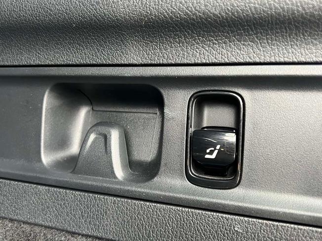 MERCEDES-BENZ Glc Photo 24