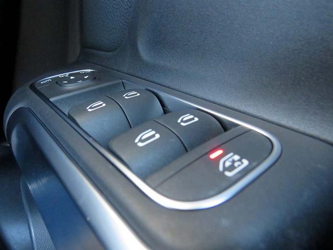 MERCEDES-BENZ Eqb Photo 26