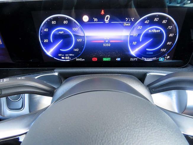 MERCEDES-BENZ Eqb Photo 32