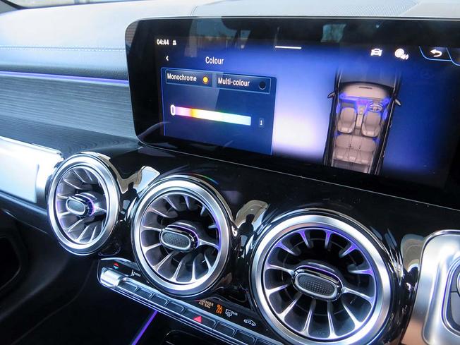 MERCEDES-BENZ Eqb Photo 40