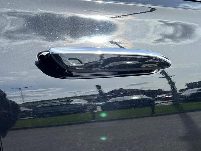 MERCEDES-BENZ S Class Photo 16
