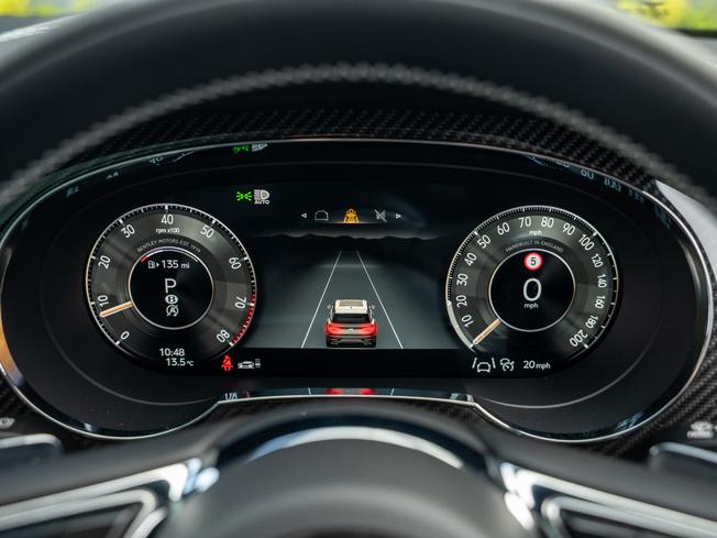 BENTLEY Bentayga Photo 18
