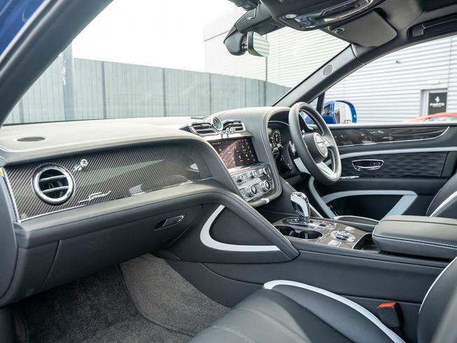 BENTLEY Bentayga Photo 2