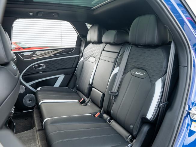 BENTLEY Bentayga Photo 21