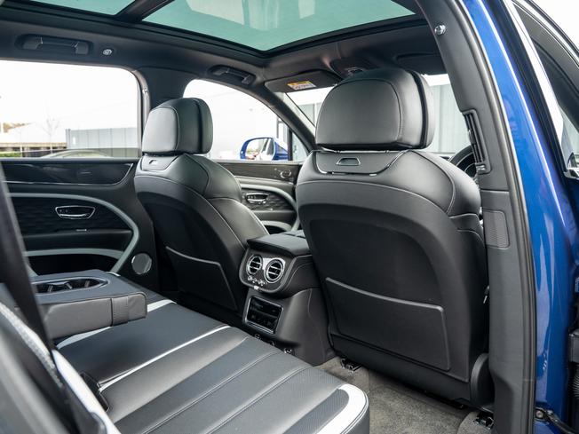BENTLEY Bentayga Photo 23