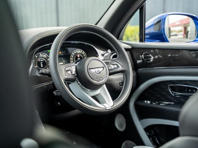 BENTLEY Bentayga Photo 24