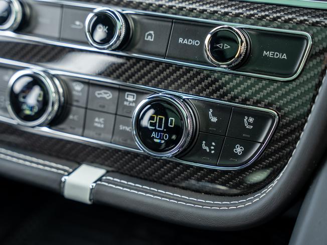 BENTLEY Bentayga Photo 31