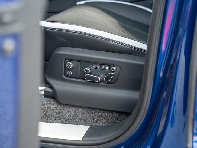BENTLEY Bentayga Photo 35