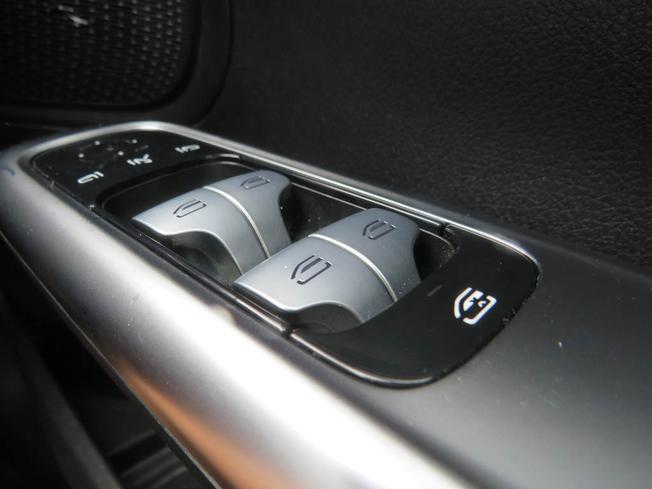 MERCEDES-BENZ C Class Photo 26