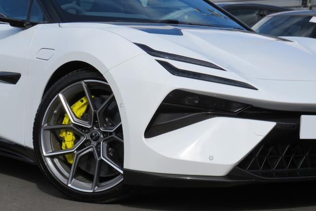 LOTUS Eletre Photo 12