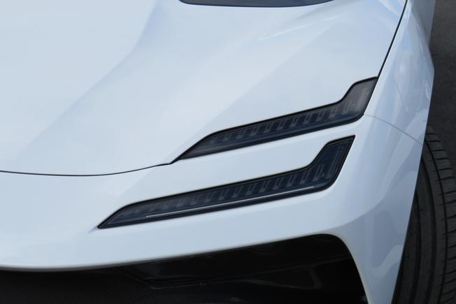 LOTUS Eletre Photo 17