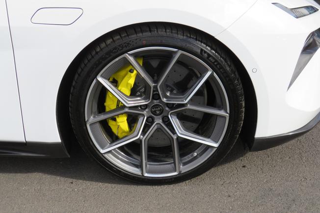 LOTUS Eletre Photo 4