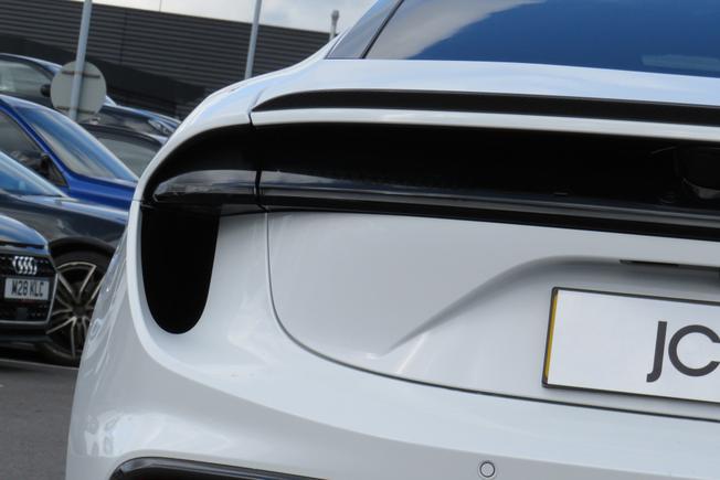 LOTUS Eletre Photo 47