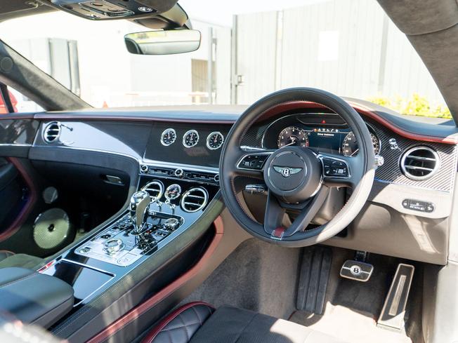 BENTLEY Continental Photo 4