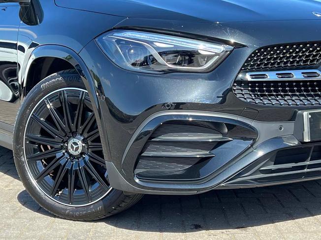 MERCEDES-BENZ GLA Photo 12