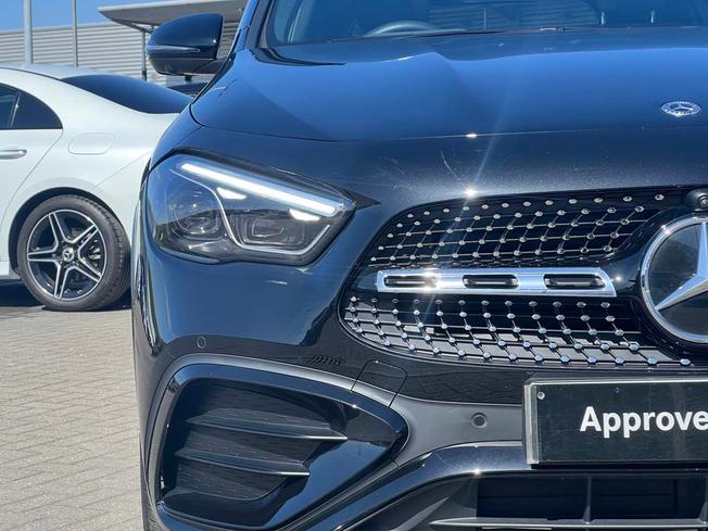 MERCEDES-BENZ GLA Photo 17